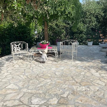 Villa Dei Fiori Locorotondo Exterior foto